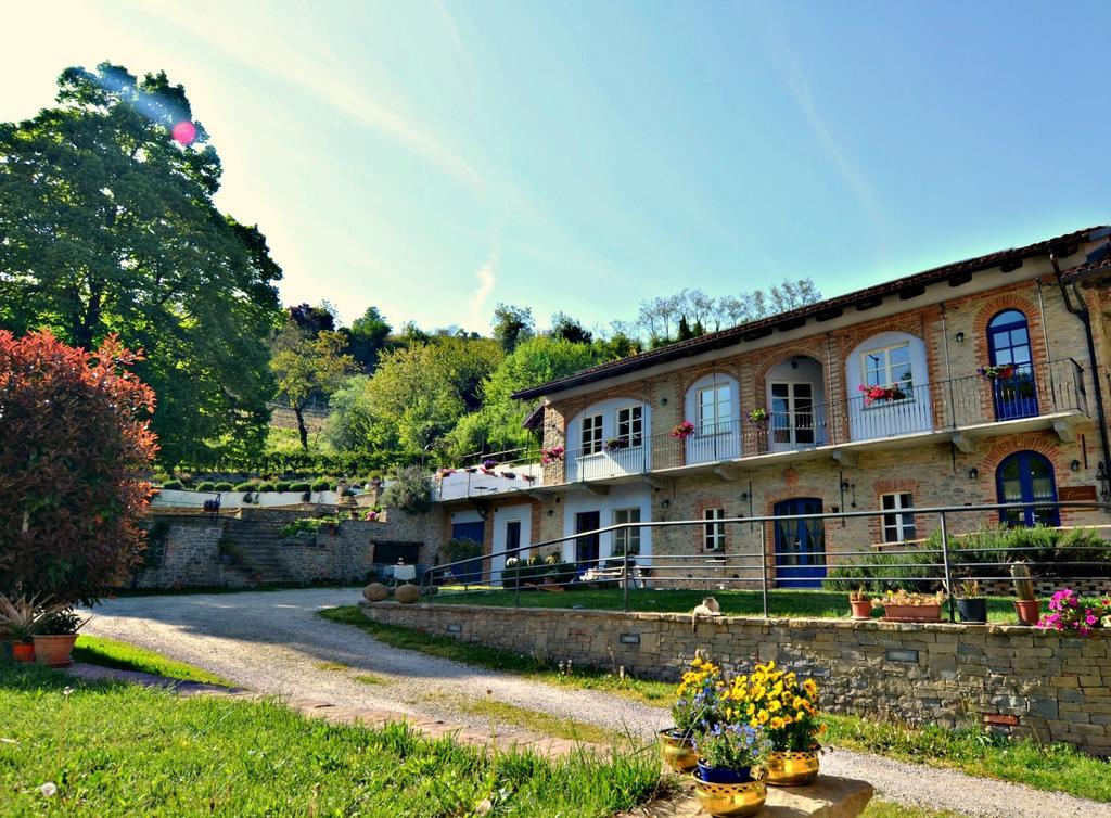 Cascina Il Convivio Guest House Diano dʼAlba Eksteriør bilde