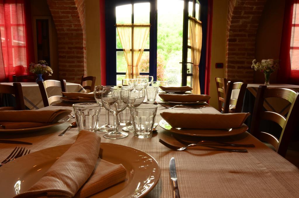 Cascina Il Convivio Guest House Diano dʼAlba Eksteriør bilde